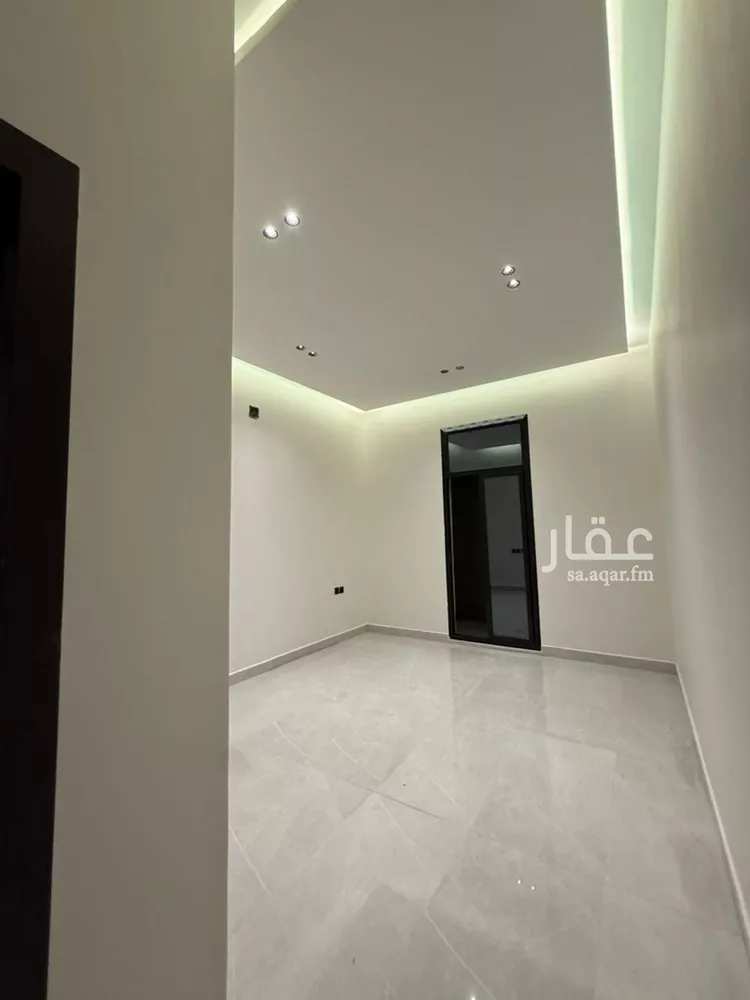 Floor for Sale in Riyadh Al Janadriyah 6