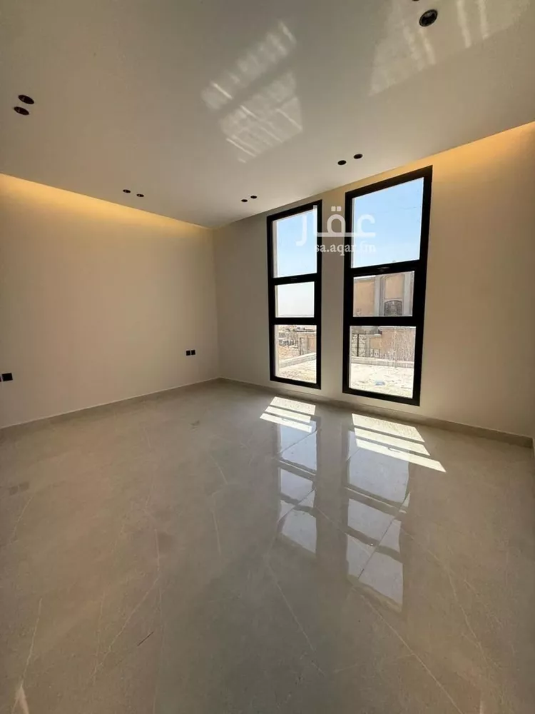 Floor for Sale in Riyadh Al Janadriyah 9