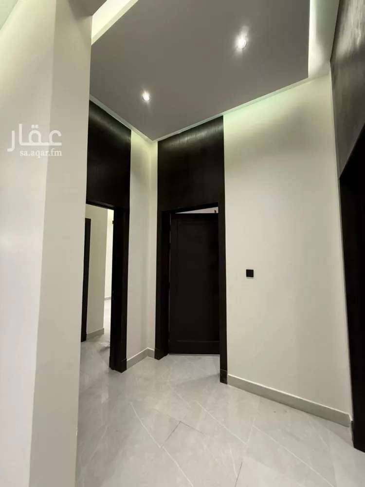 Floor for Sale in Riyadh Al Janadriyah 7