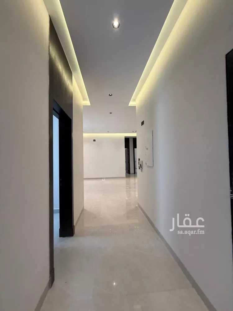 Floor for Sale in Riyadh Al Janadriyah 10