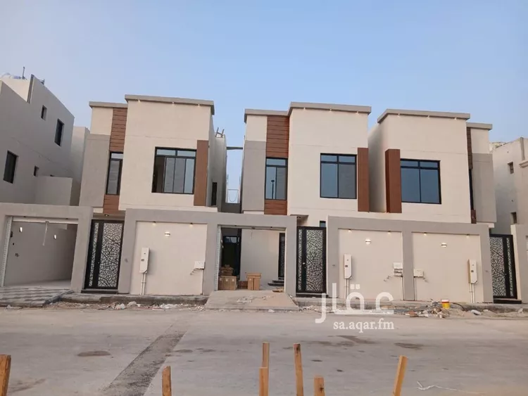 فيلا للبيع في شارع نصف القمر, حي الصواري, مدينة الخبر, المنطقة الشرقية