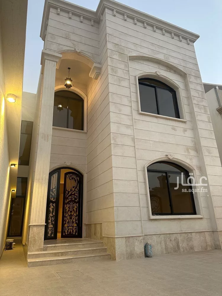 فيلا للبيع في شارع اسماء بنت شكل, حي الأمانة, مدينة الدمام, المنطقة الشرقية صورة 2