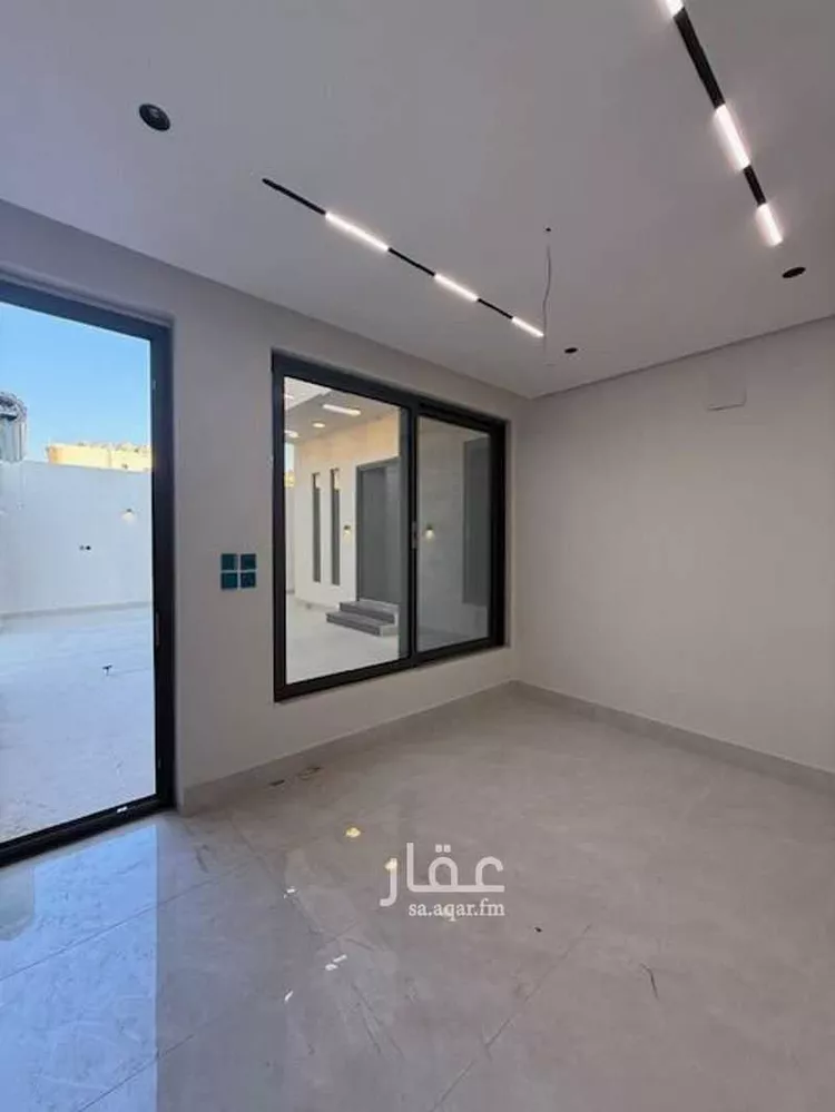 فيلا للبيع في شارع محمد بن ابي دينار, حي الصواري, مدينة الخبر, المنطقة الشرقية 13