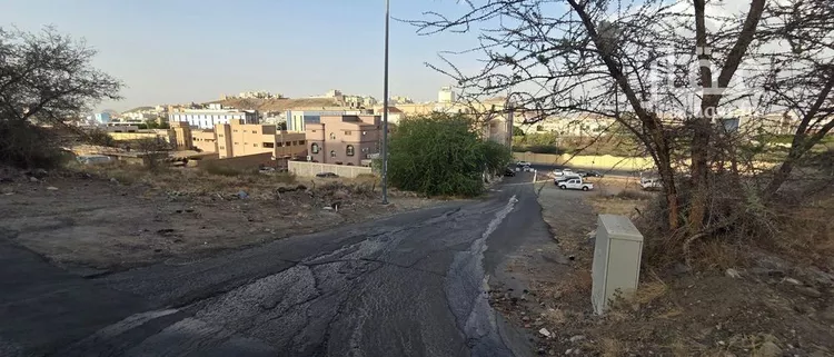 أرض للبيع في شارع ابي اشعث بن قيس, حي أم العراد, مدينة الطائف, منطقة مكة المكرمة