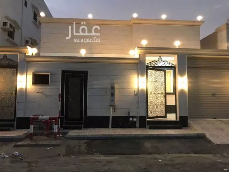 فيلا للإيجار في شارع إبن سعيد المقريء, حي الفلاح, مدينة جدة, منطقة مكة المكرمة 1 صورة
