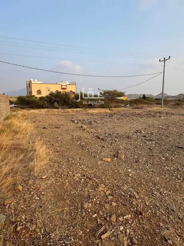 أرض للبيع في الطريق العام ، الهدانة ، رجال المع