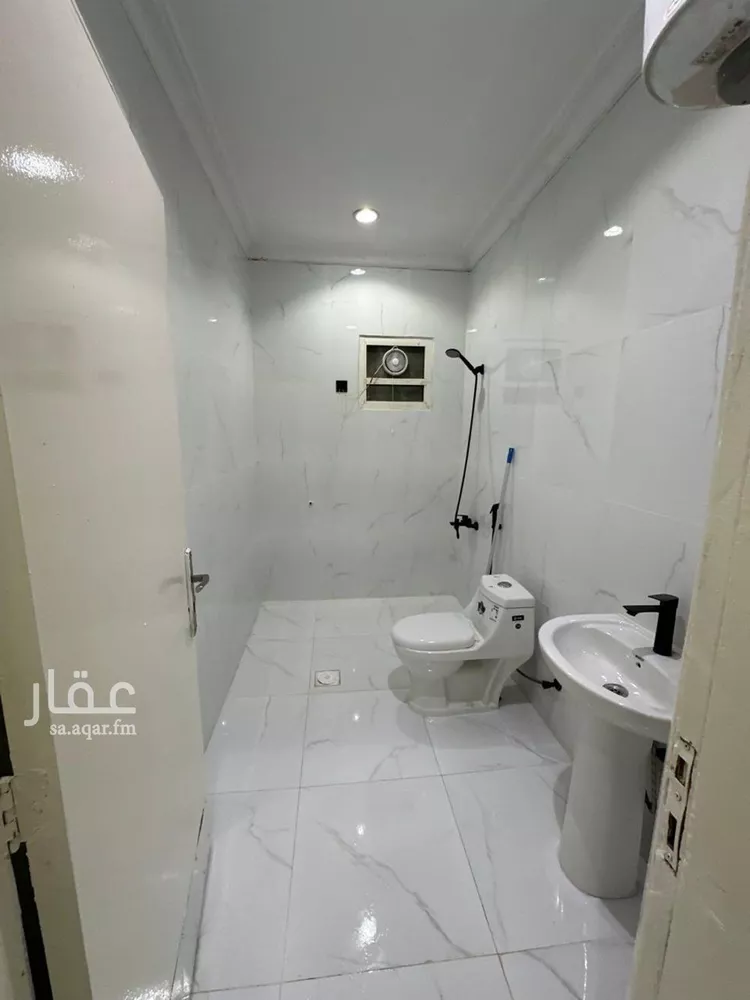 شقة للإيجار في شارع الخزنة, حي إشبيلية, مدينة الرياض, منطقة الرياض صورة 4