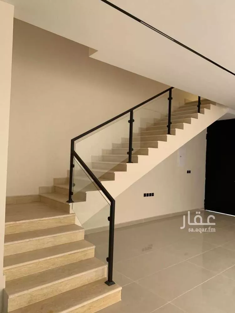 فيلا للبيع في شارع العارض, حي الخالدية, مدينة الدرعية, منطقة الرياض صورة 2