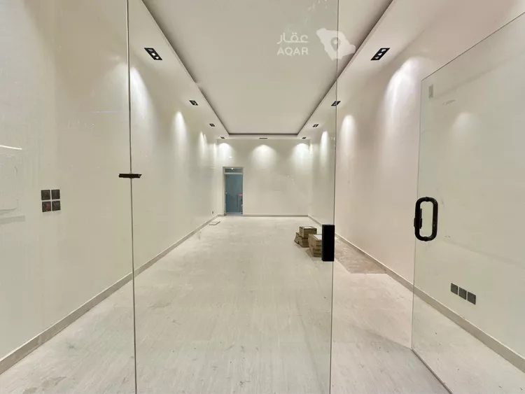 Shop for Rent in Riyadh King Fahd 4