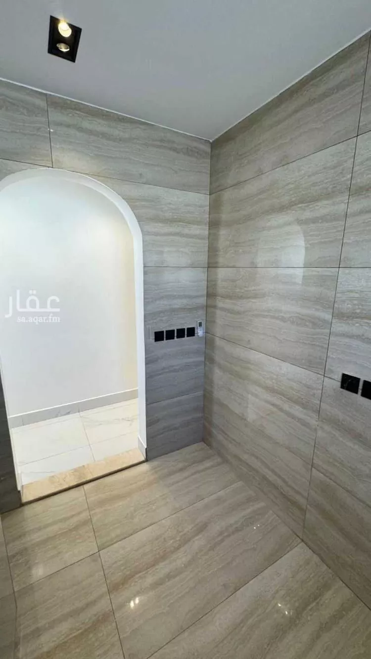 عمارة للبيع في شارع عبادة بن الصامت, حي الروضة, مدينة الرياض, منطقة الرياض 14