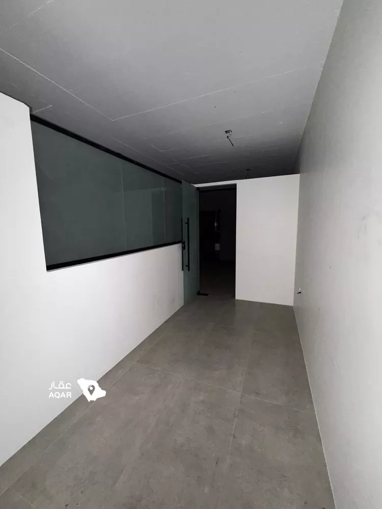 Commercial Office for Rent in Al Qatif Ash Shati 8