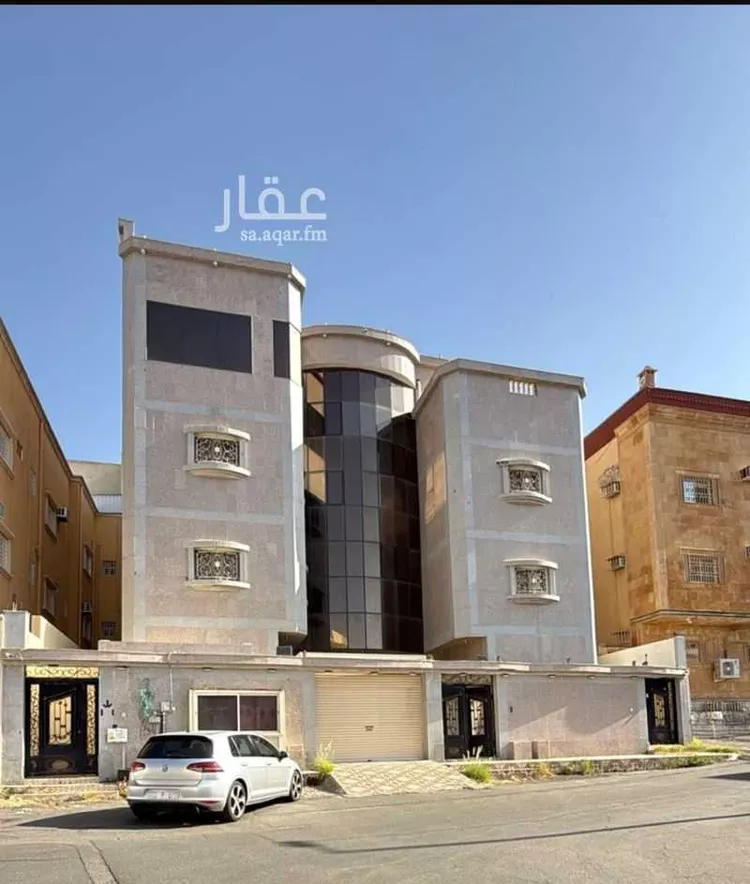 عمارة للبيع في شارع الجلوية, حي الوصايف, مدينة أبها, منطقة عسير
