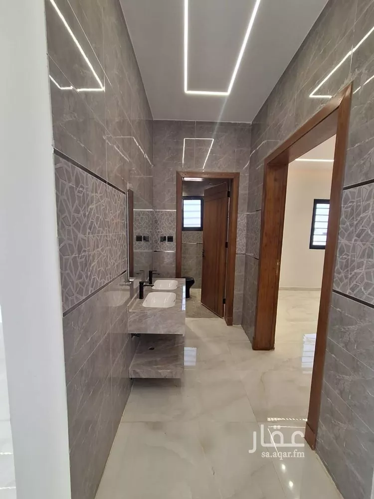 Floor for Sale in Riyadh An Nadhim 13