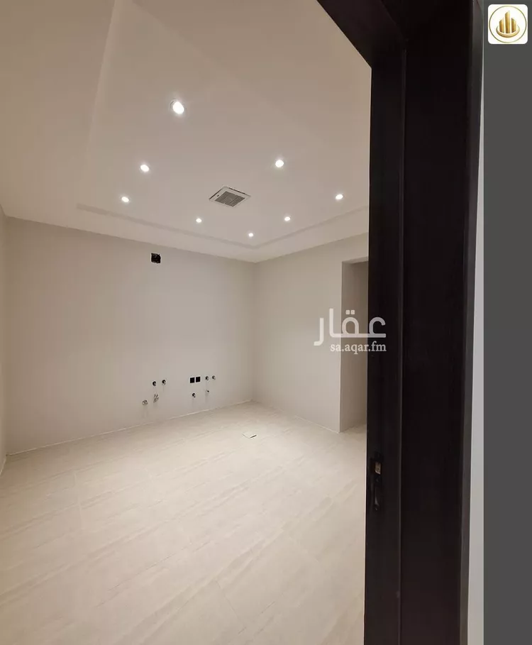 Floor for Sale in Riyadh Al Janadriyah 10
