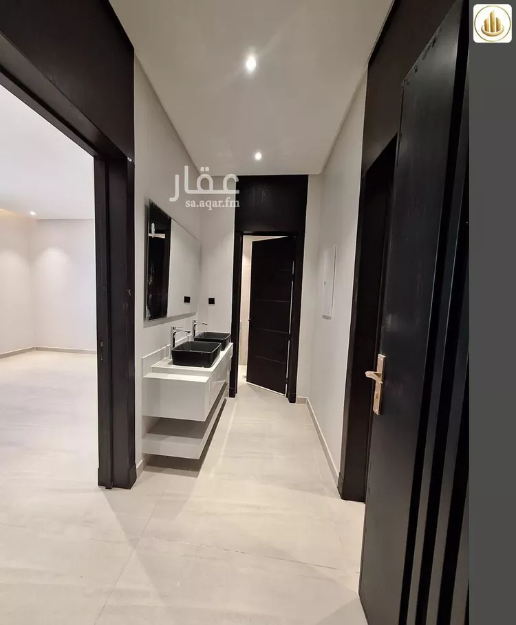 Floor for Sale in Riyadh Al Janadriyah 12
