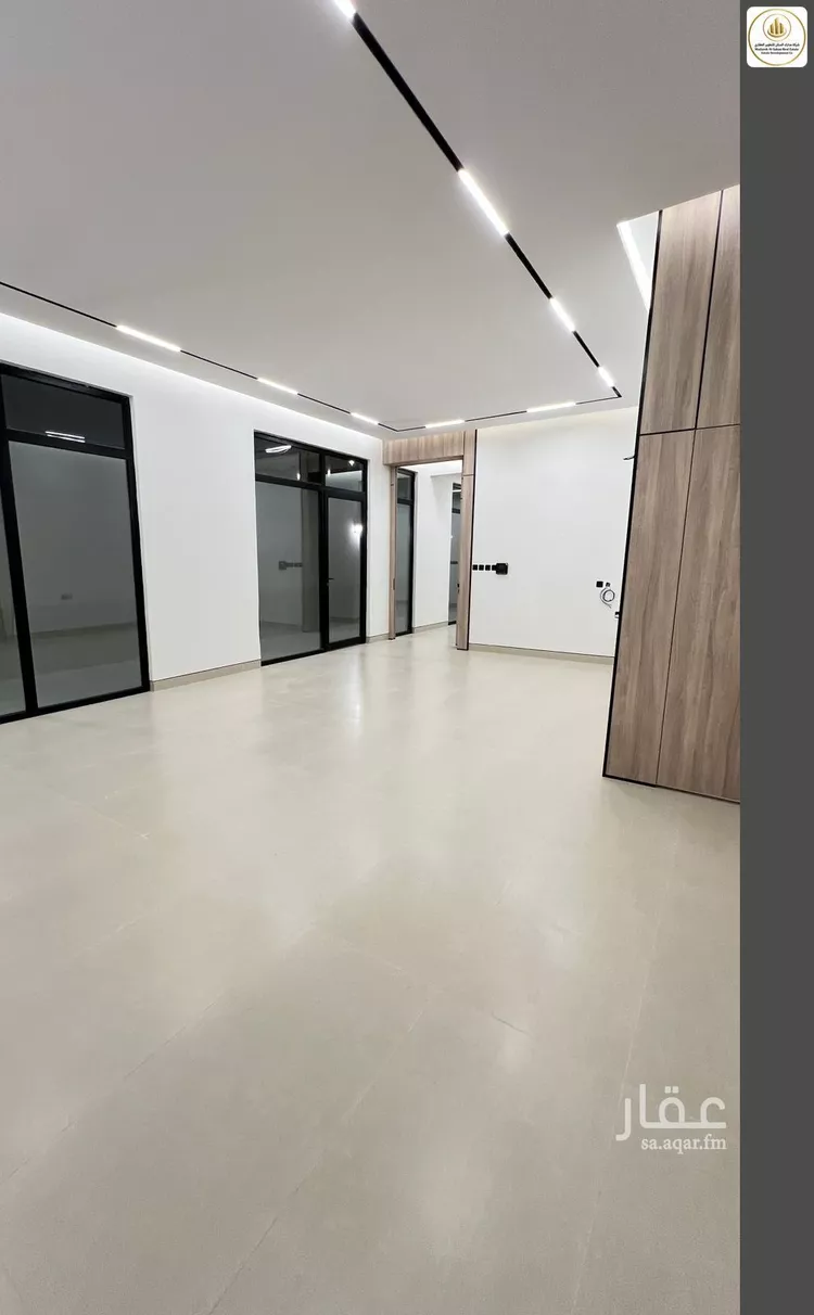 Floor for Sale in Riyadh Ar Rimal 21