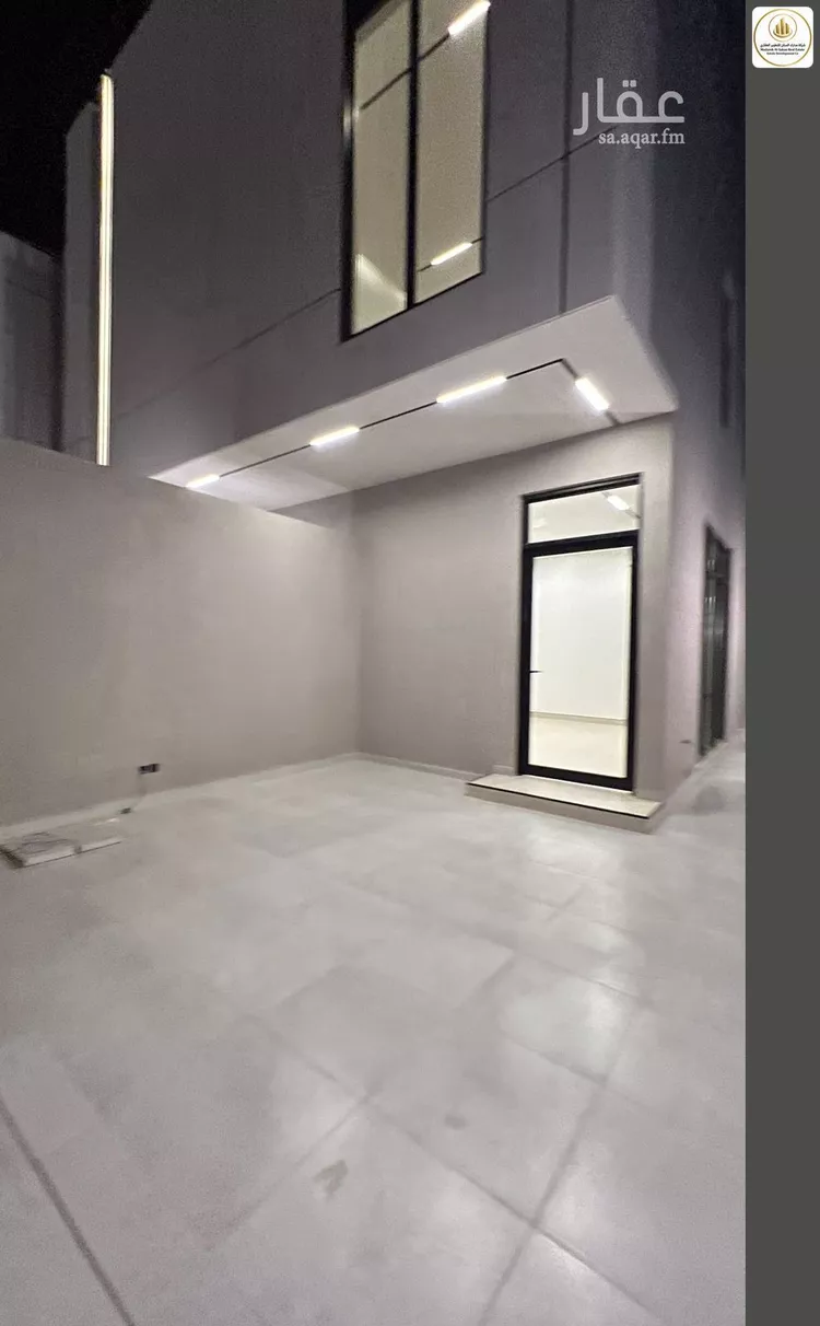 Floor for Sale in Riyadh Ar Rimal 27