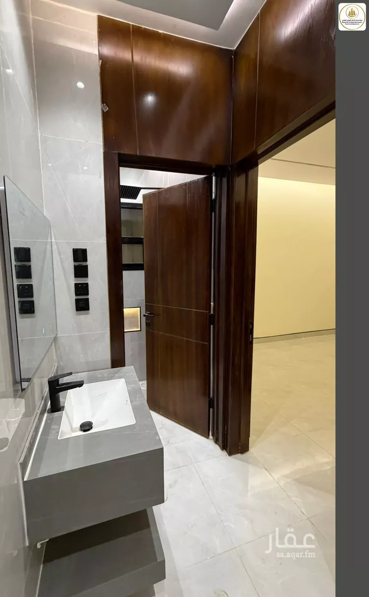 Floor for Sale in Riyadh Al Janadriyah 23