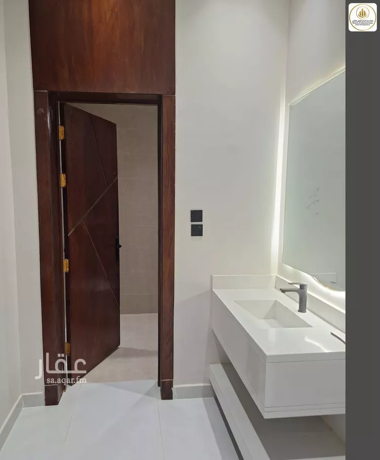 Floor for Sale in Riyadh Al Janadriyah 15
