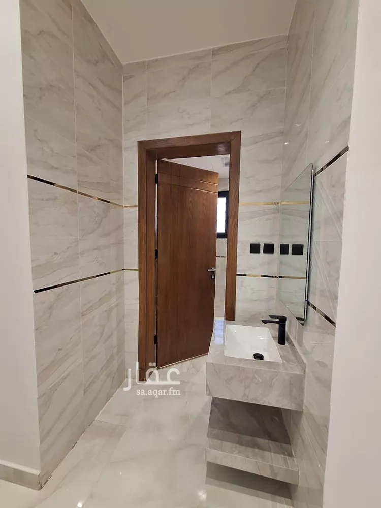 Floor for Sale in Riyadh An Nadhim 7