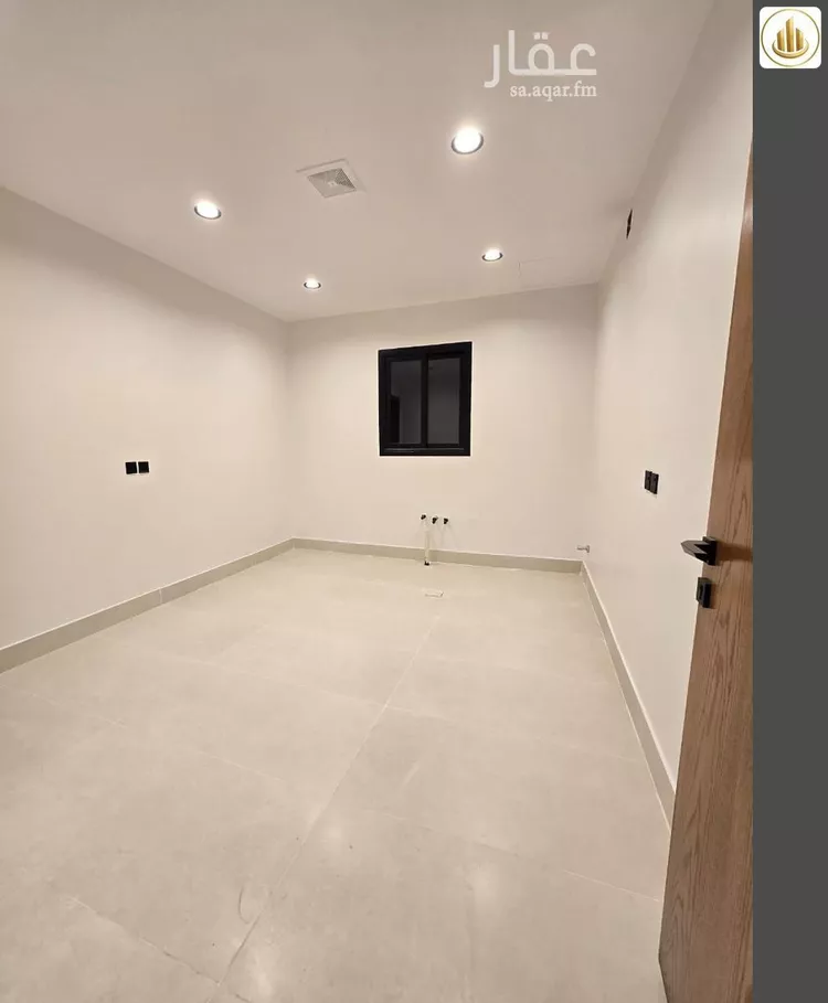 Floor for Sale in Riyadh Al Janadriyah 11
