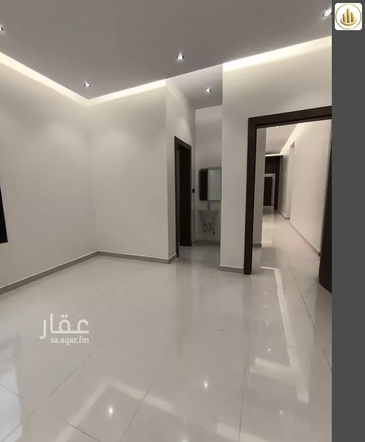 Floor for Sale in Riyadh Al Janadriyah 8