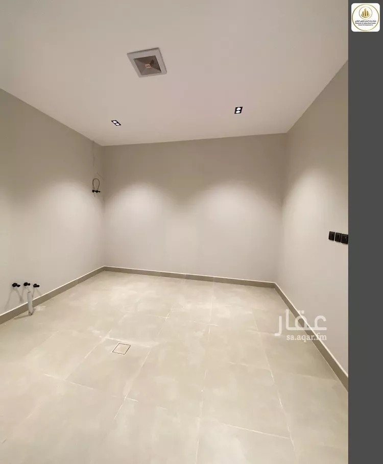 Floor for Sale in Riyadh Al Janadriyah 9