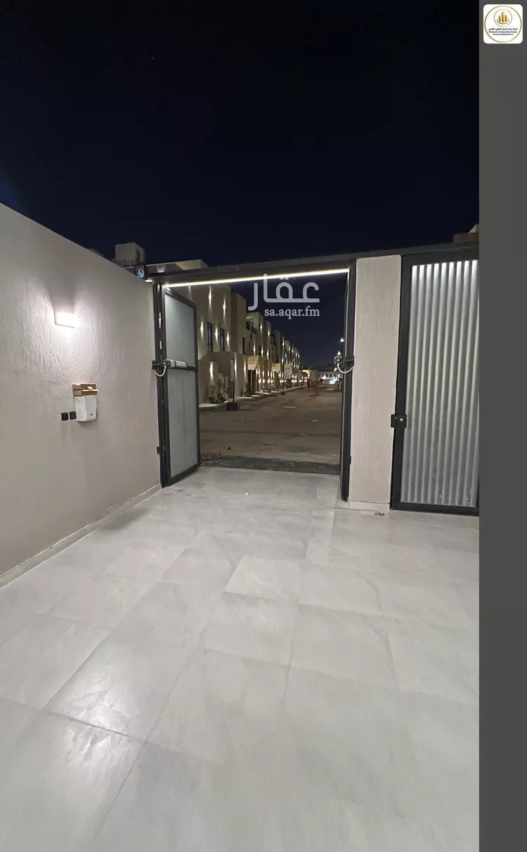 Floor for Sale in Riyadh Ar Rimal 25