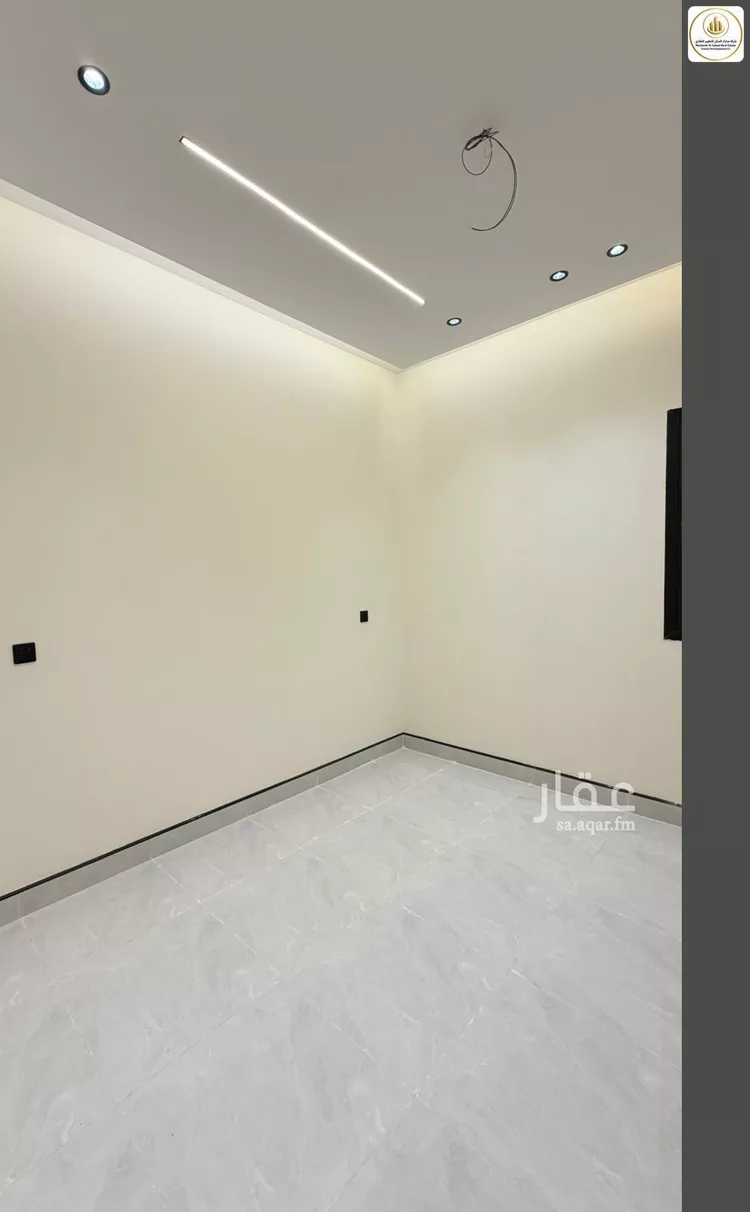 Floor for Sale in Riyadh Al Janadriyah 15