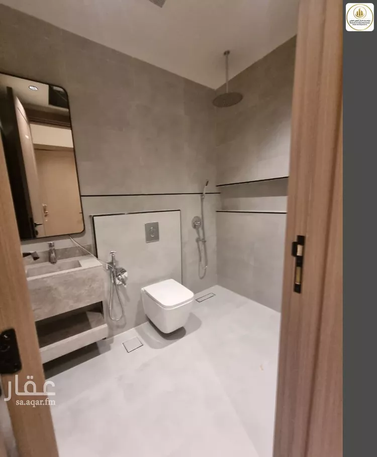 دور للبيع في شارع طريق السلطان قابوس بن سعيد, حي المعيزيلة, مدينة الرياض, منطقة الرياض 8