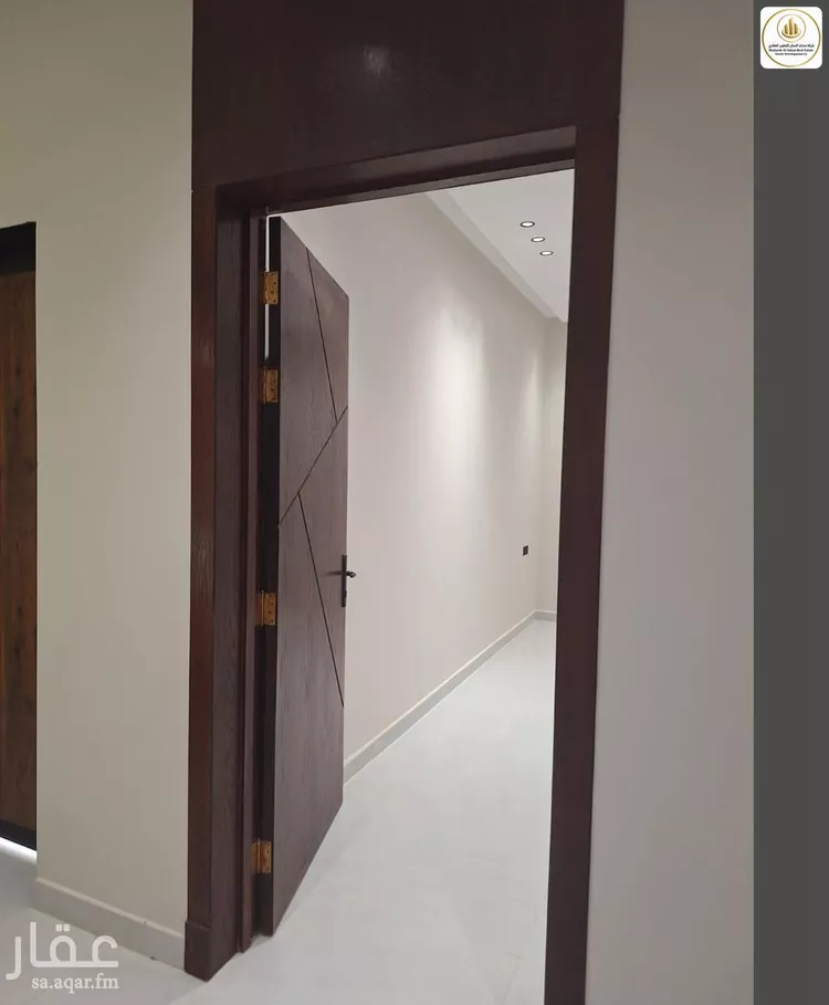 Floor for Sale in Riyadh Al Janadriyah 20