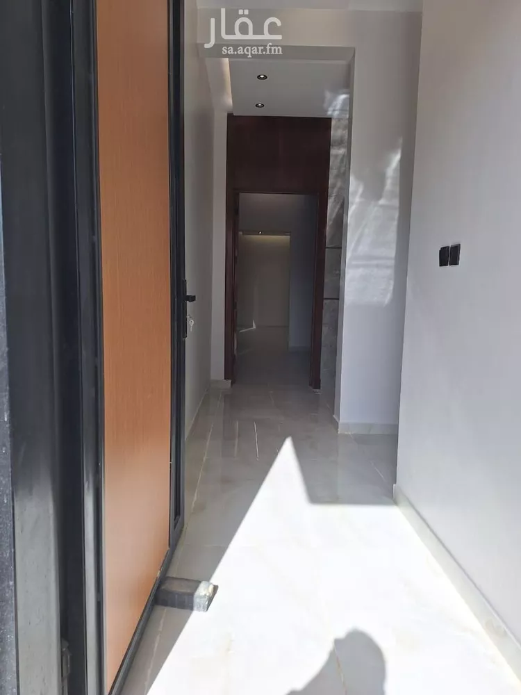 Floor for Sale in Riyadh An Nadhim 17
