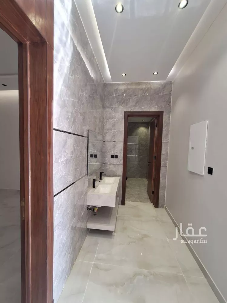 Floor for Sale in Riyadh An Nadhim 10