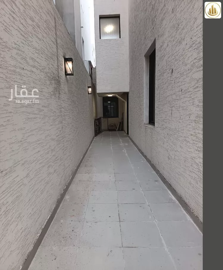 Floor for Sale in Riyadh Al Janadriyah 9