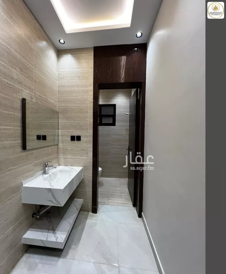 Floor for Sale in Riyadh Al Maizilah 8