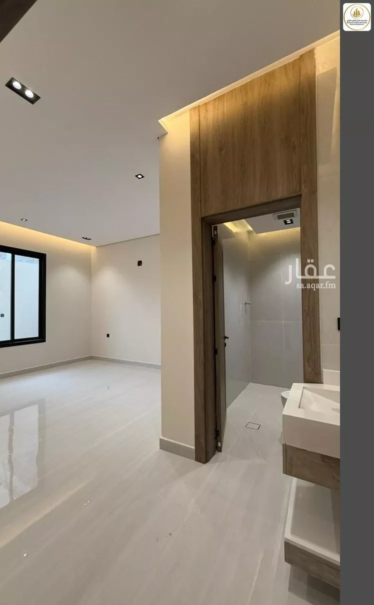 Floor for Sale in Riyadh Al Janadriyah 13