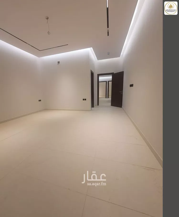 فيلا للبيع في شارع يحي القاسم, حي الرمال, مدينة الرياض, منطقة الرياض صورة 4