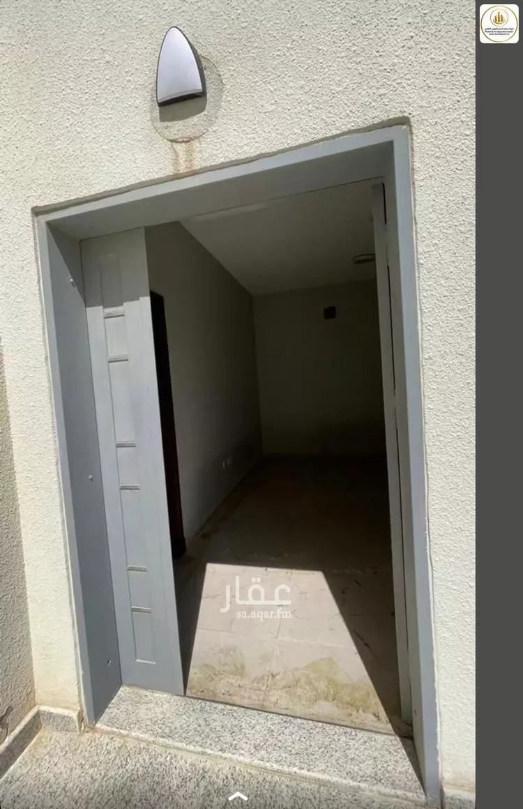 فيلا للبيع في شارع احمد بن صالح منصور, حي الجنادرية, مدينة الرياض, منطقة الرياض 8