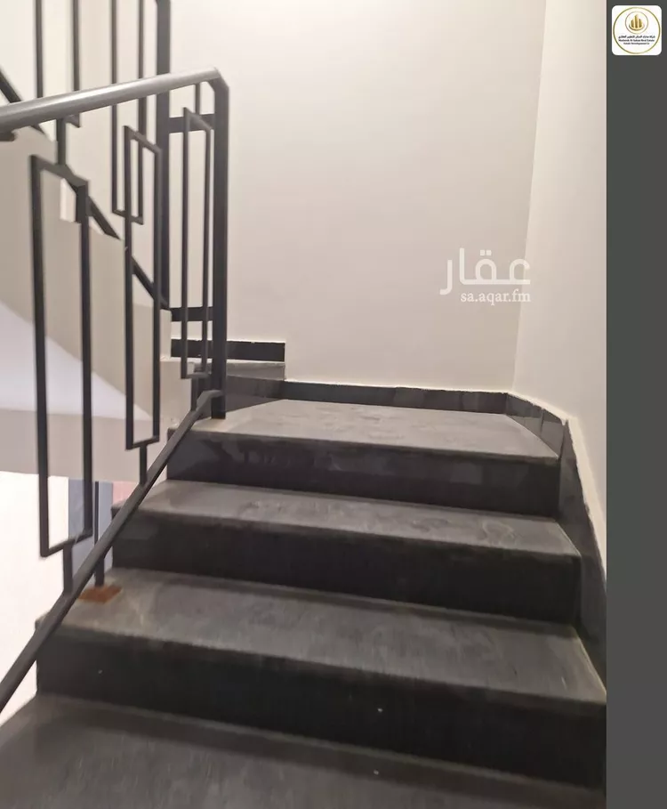 Floor for Sale in Riyadh Al Janadriyah 6
