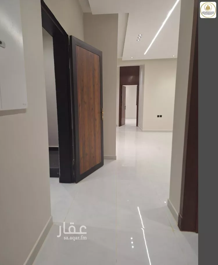 Floor for Sale in Riyadh Al Janadriyah 9