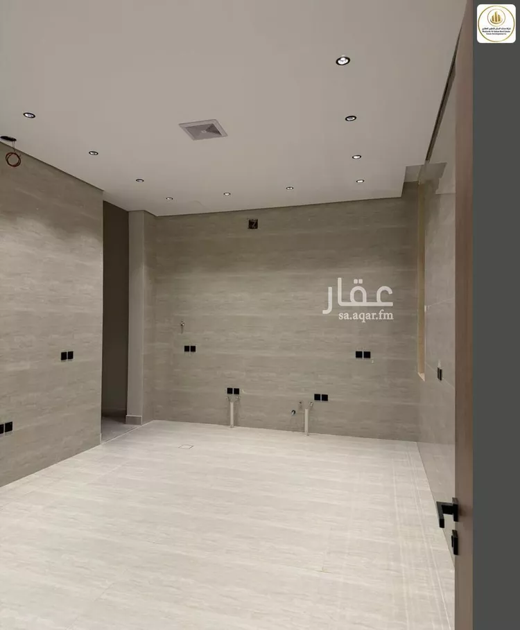 Floor for Sale in Riyadh Ar Rimal 9