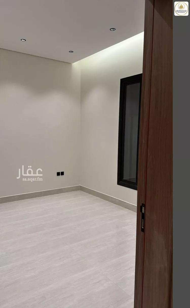 Floor for Sale in Riyadh Ar Rimal 7