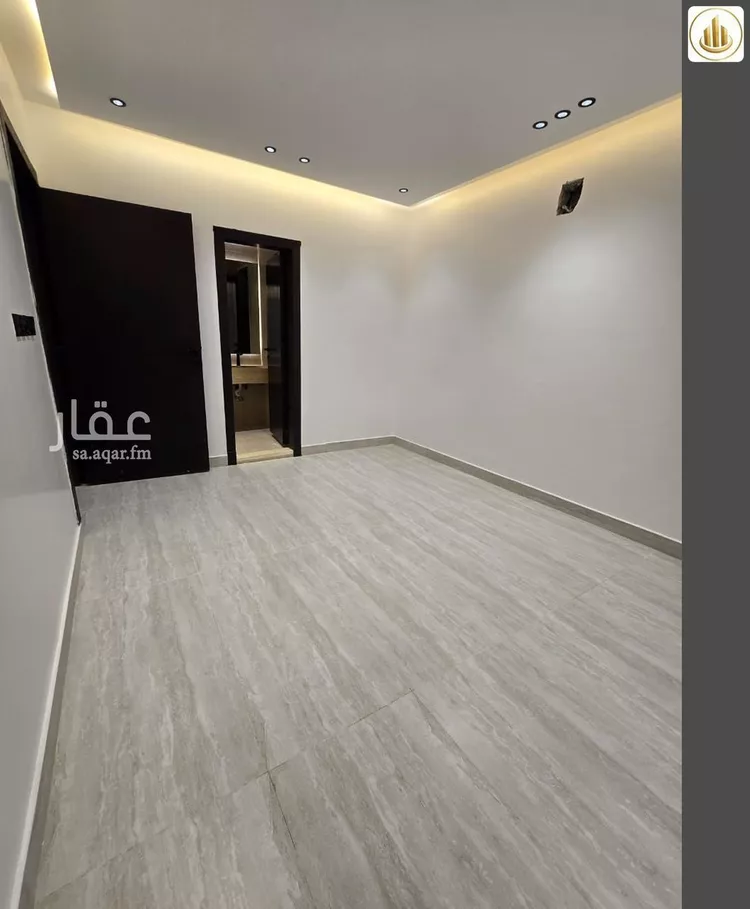 Floor for Sale in Riyadh Al Janadriyah 7