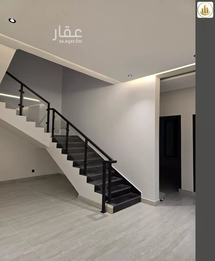 Floor for Sale in Riyadh Al Janadriyah 12