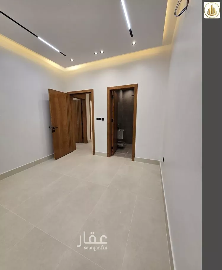 Floor for Sale in Riyadh Al Janadriyah 16