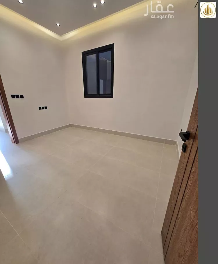 Floor for Sale in Riyadh Al Janadriyah 14