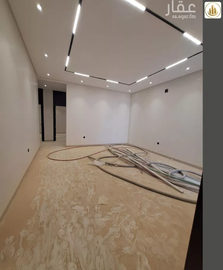Floor for Sale in Riyadh Al Janadriyah 6