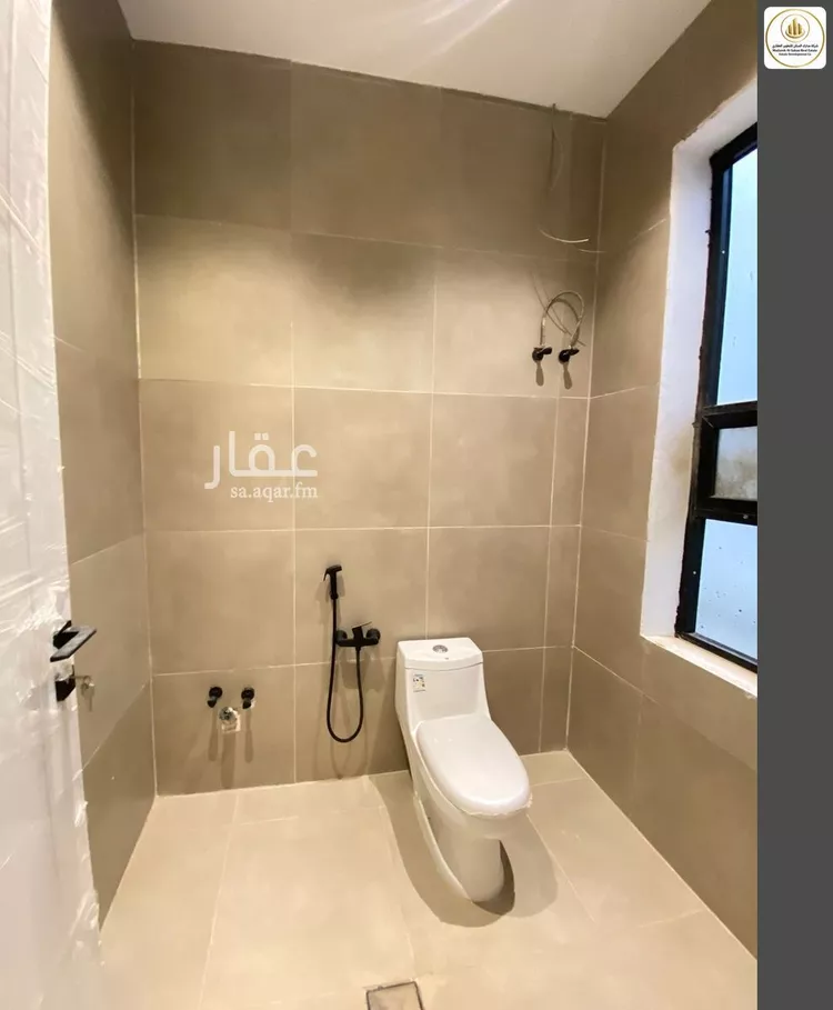 Floor for Sale in Riyadh Al Janadriyah 6