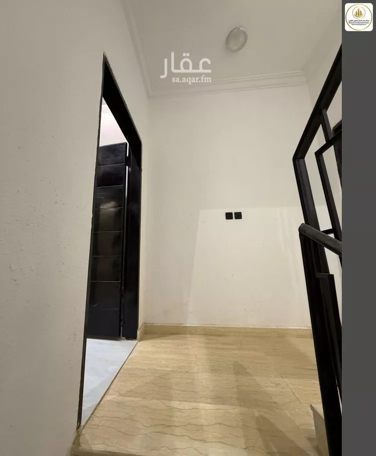 Floor for Sale in Riyadh Al Janadriyah 21