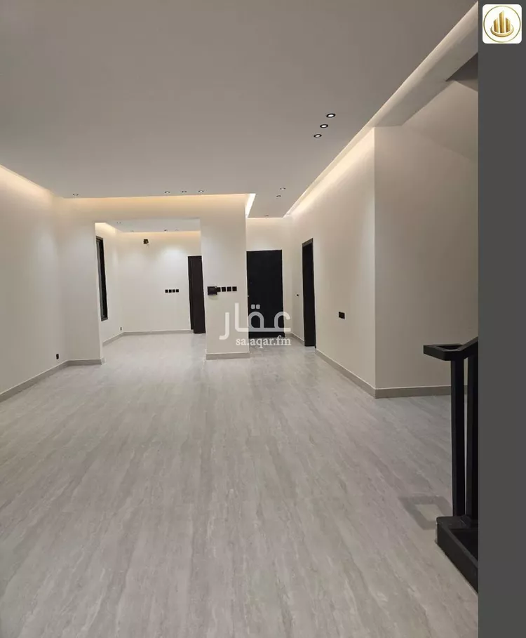 Floor for Sale in Riyadh Al Janadriyah 9